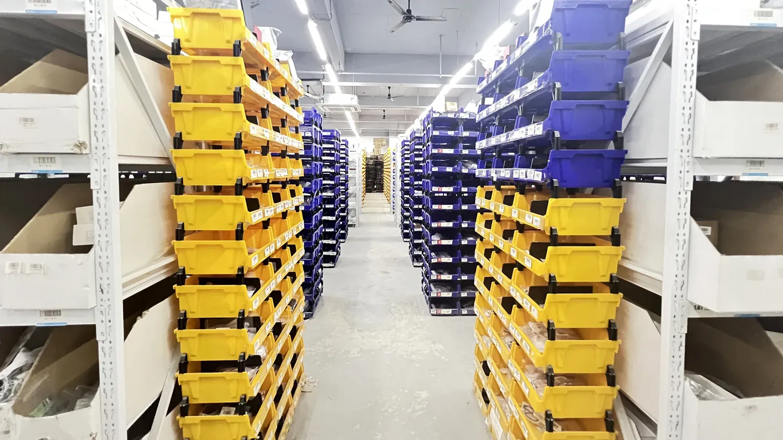 Finished goods warehouse holding ready-stock eyewear inventory